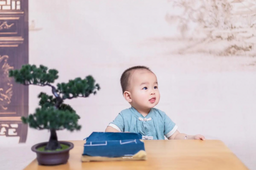 台州怀孕肚子中间凹两边凸